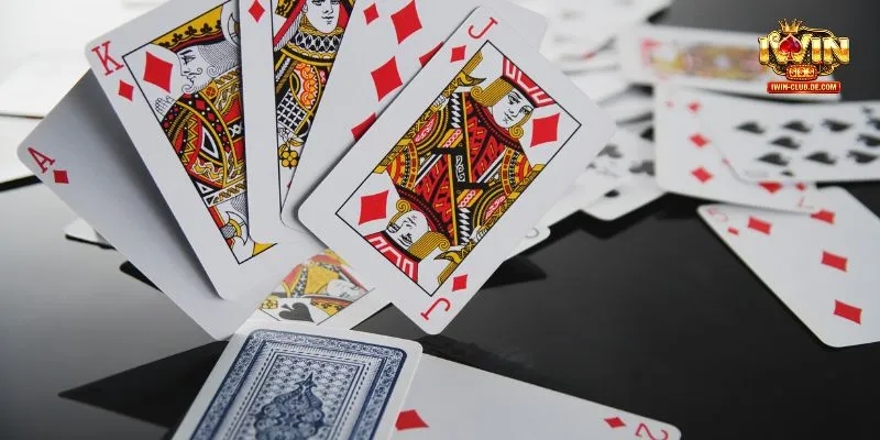 Những lưu ý quan trọng trong chơi bài Mậu Binh IWINCLUB